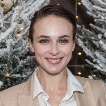 Анна Снаткина