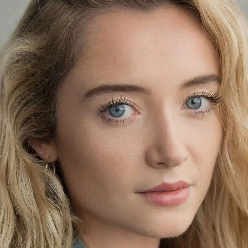 Элла Старбак
