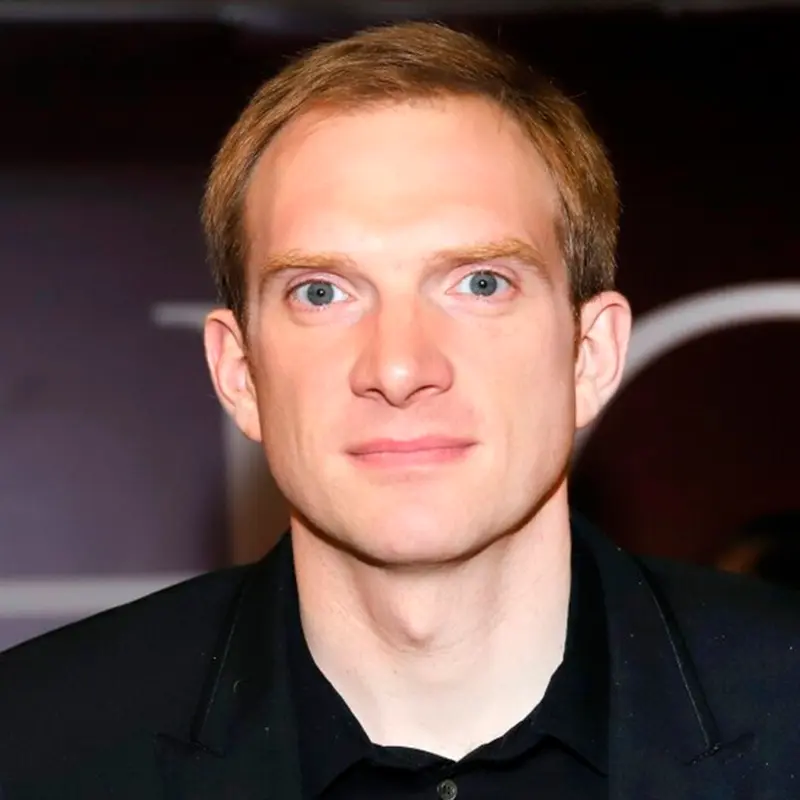 Андрей Бурковский