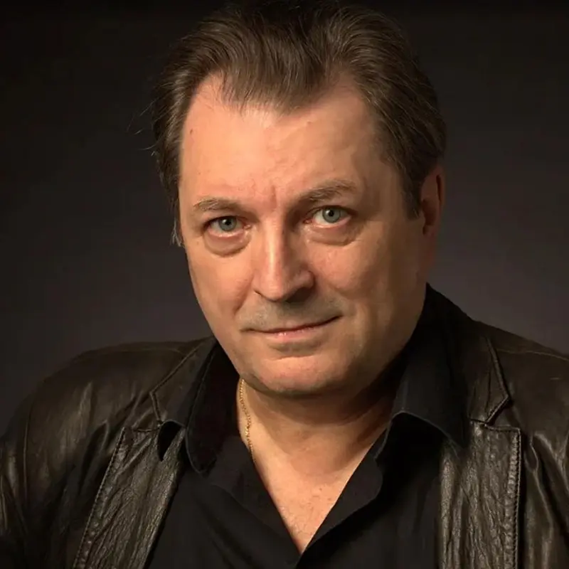 Валерий Новиков