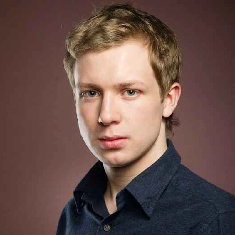 Денис Парамонов