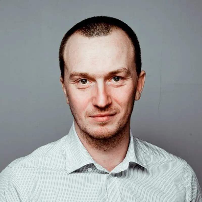 Денис Старков