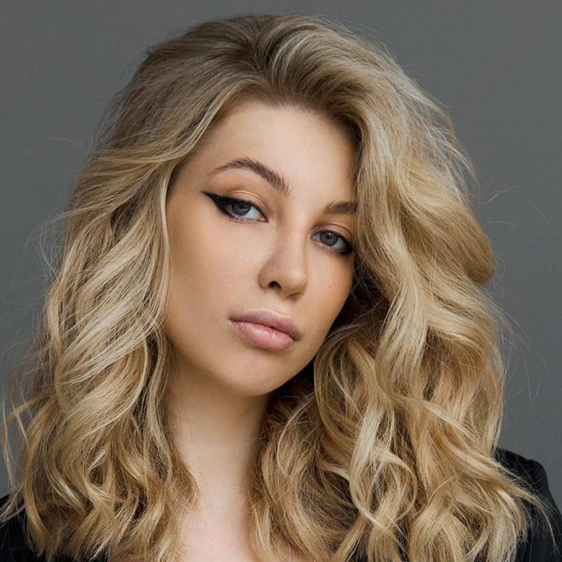 Елена Манакова