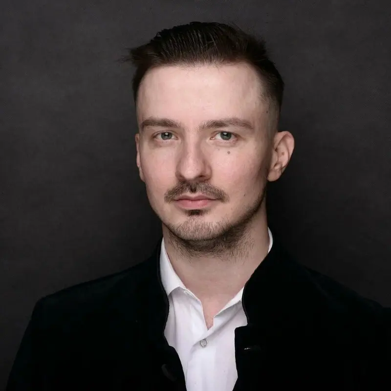 Михаил Апальков