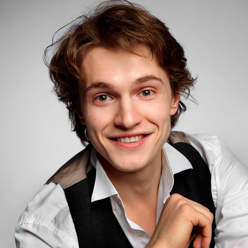 Максим Иванов