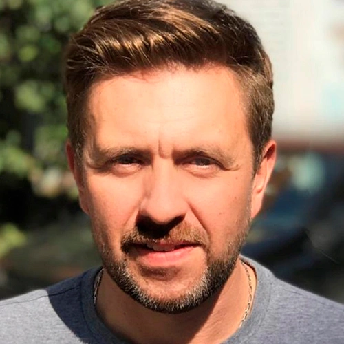 Владислав Николаев