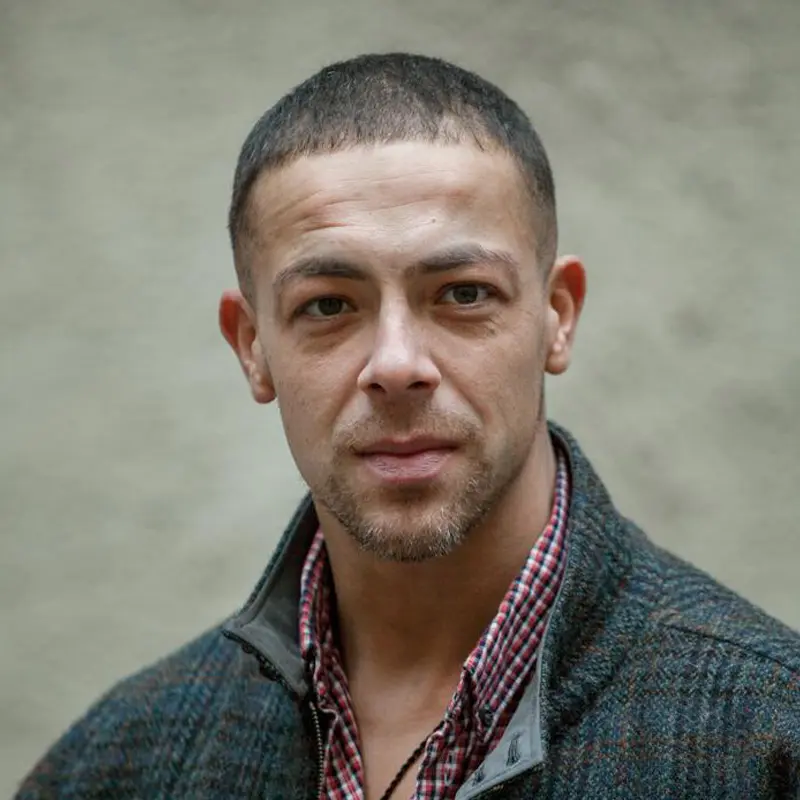 Андрей Лавров