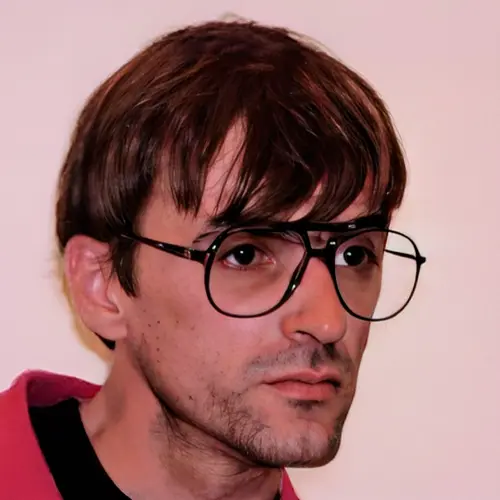 Денис Новиков