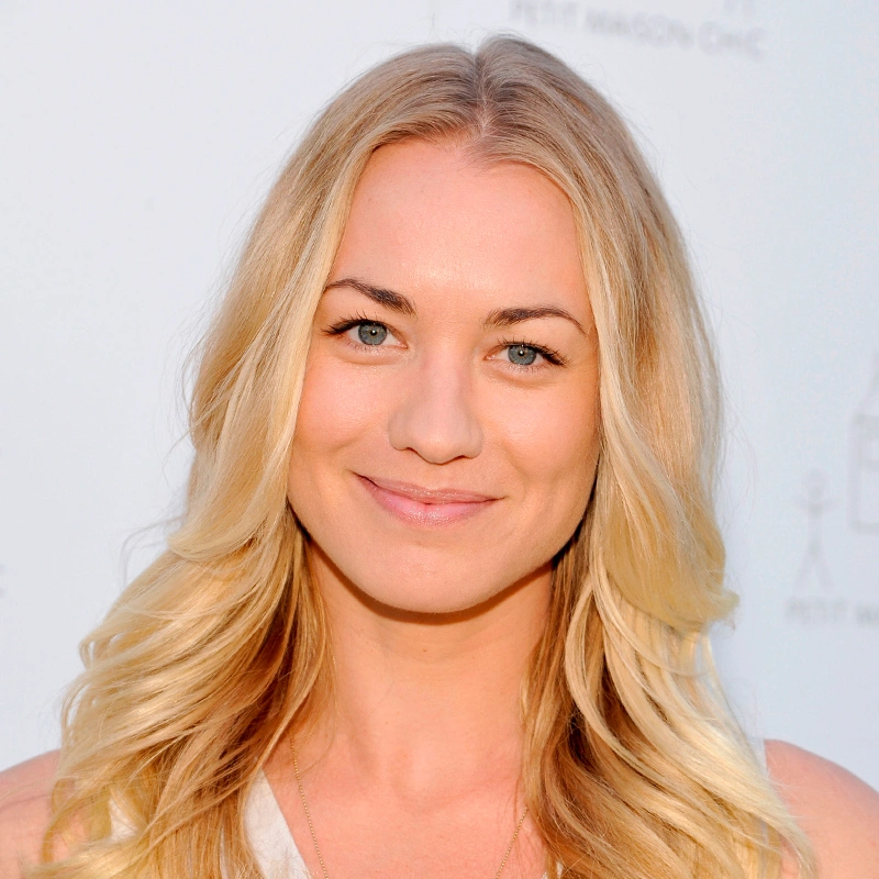 Ивонн Страховски