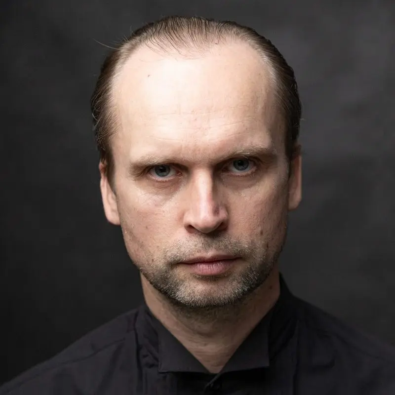 Денис Мотков