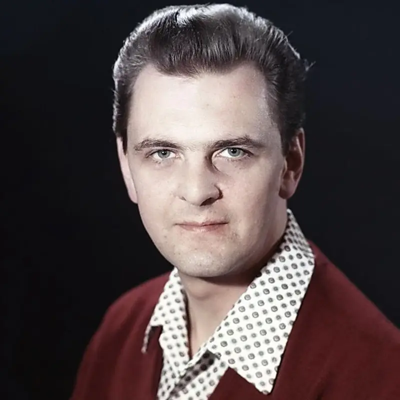 Юрий Яковлев