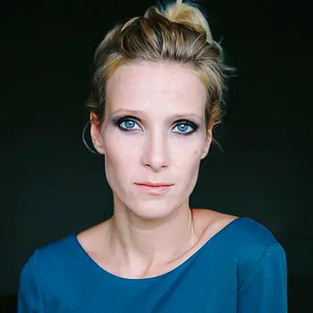 Анна Слю