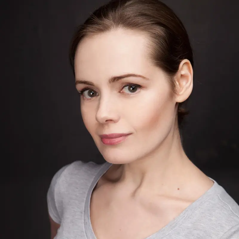 Анна Миклош