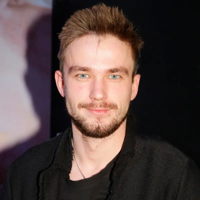 Александр Петров