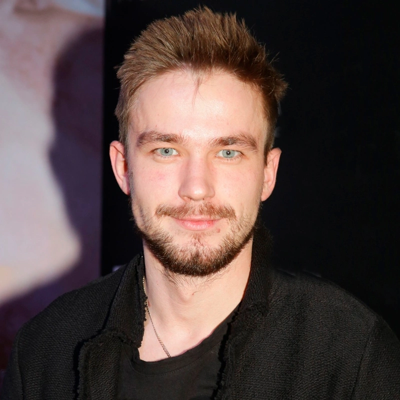 Александр Петров