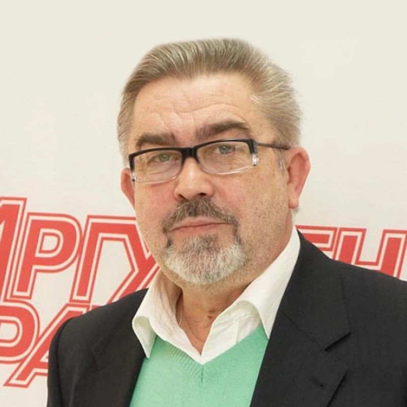 Александр Ефремов