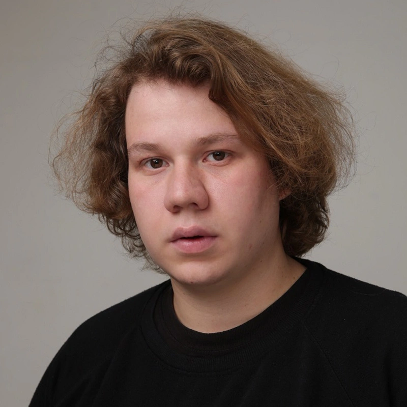 Павел Комаров