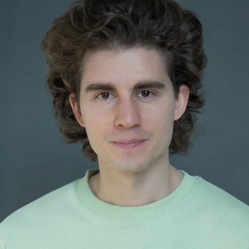 Денис Котов