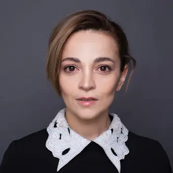 Теона Дольникова