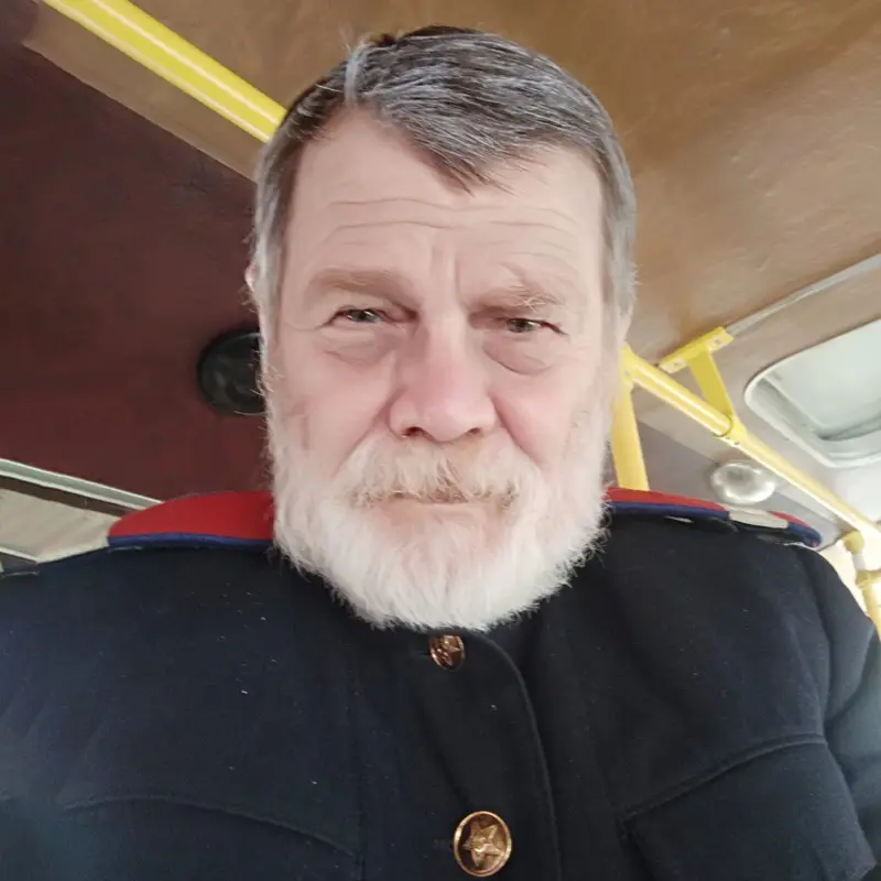 Юрий Лопарев