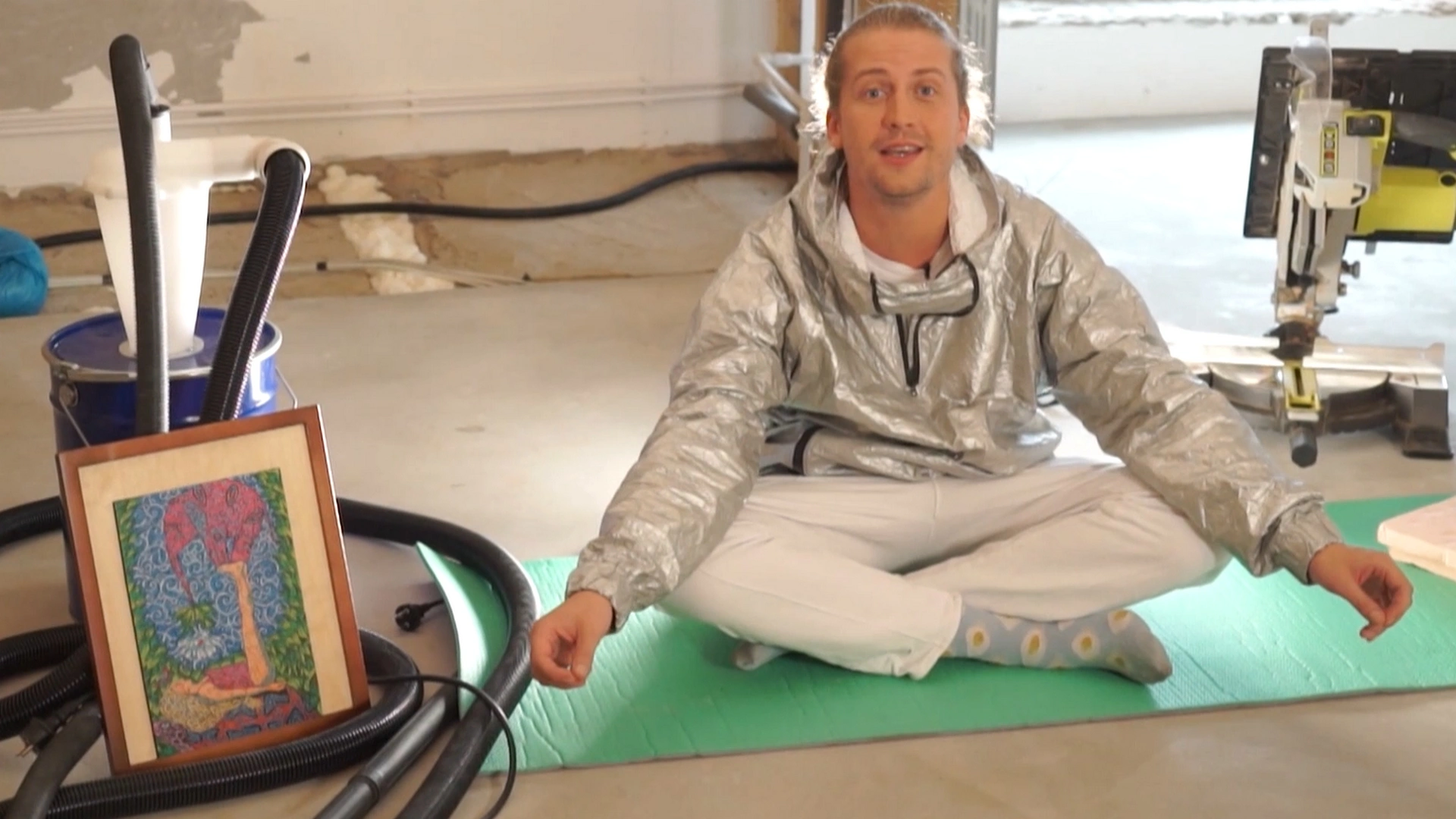 Бесконечная мансарда с блуждающим подиумом