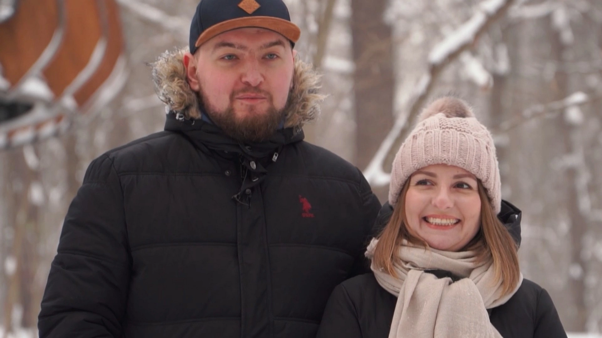 Горный курорт с розовым слоном