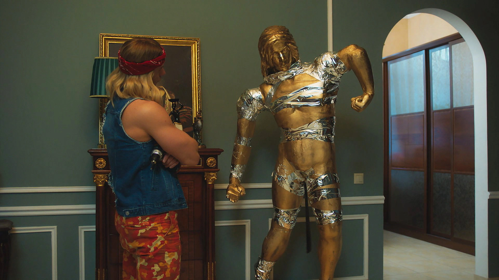 2 серия. Статуя